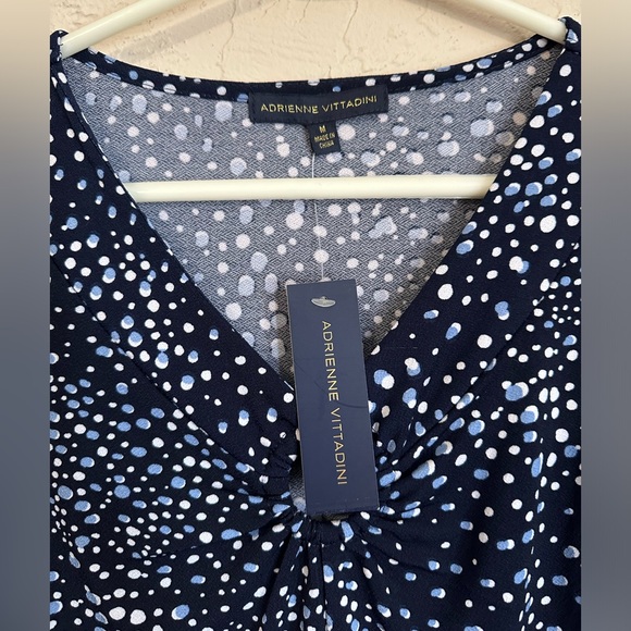 🎈2/$15🎈NWT Adrienne Vittadini Size Medium Cold Shoulder Top - Picture 2 of 6